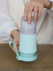 grossag grossag Akku-Smoothie-Maker to-go Hellblau MX 10.08 1380, 67 W  Портативная смузи-машина Grossag на аккумуляторе, голубой MX 10.08 1380, 67 Вт