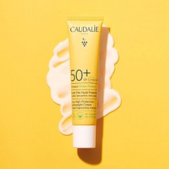 Caudalie Vinosun Fluid Sehr hoher Schutz LSF 50+  Vinosun Fluid Очень высокая степень защиты SPF 50+