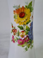 Ваза винтажная Waldershof Bavaria, белый фарфор с обильным ярким цветочным декором и позолотой 22К, 26 x 9 см, Германия, 1960-70гг.