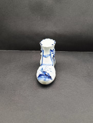 Статуэтка винтажная Delft Blue "Голландский сапог" с цветочным декором и мельницей, ручная роспись, фарфор, 11 х 7 см, Голландия, 1960-70гг.
