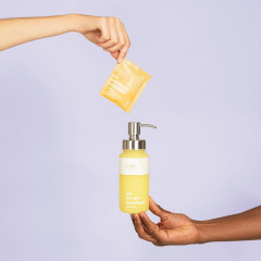 FUTURE STORIES Starterset Duschgel Pulver Mango & Orange inkl. Pumpspender Стартовый набор геля для душа в виде порошка манго и апельсина, включая дозатор с помпой