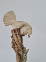 Композиция декоративная винтажная "3 белых голубя на дереве" Capodimonte, 19 x 9 см, Италия, 1950-60гг.