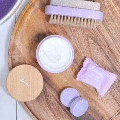 Le Mini Macaron Cocooning Time 3-in-1 Spa Pedicure Set  Cocooning Time Набор для спа-педикюра 3-в-1
