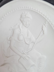 Картина винтажная Meissen, Kalliope, керамика в деревянной раме, отлита по оригинальным формам Дж.Дж.Кендлера, 23 x 19,5 см, Германия, 1981 г.