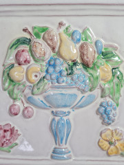 Керамическая плитка Dessauer в стиле барокко, форма плитки, выполненной мастером C.R 1693, с изображением вазы с фруктами, керамика, 18.5 х 18.5 см, Германия, 1960-70гг.