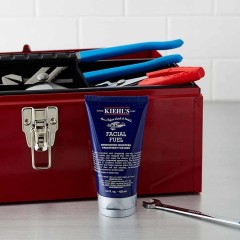 Kiehl’s Energizing Moisture Treatment for Men Бодрящая увлажняющая процедура для мужчин