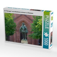 CALVENDO Puzzle CALVENDO Puzzle Der Schweiger vor der Marktkirche im Zentrum von Wiesbaden Пазл CALVENDO Puzzle Молчаливый мужчина перед рыночной церковью в центре Висбадена
