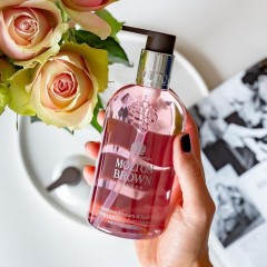 Molton Brown Delicious Rhubarb & Rose Fine Liquid Hand Wash Вкусное жидкое мыло для рук с ревенем и розой