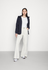 Tommy Hilfiger SORONA QUILTED JACKET Light jacket desert sky СТЕГАНАЯ КУРТКА SORONA Легкая куртка небо пустыни