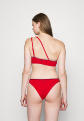 Tommy Hilfiger ASYMMETRIC Bikini top primary red АСИММЕТРИЧНЫЙ Верх бикини первичный красный