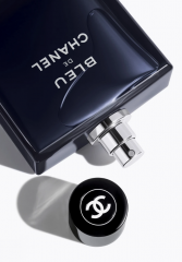 BLEU DE CHANEL COFFRET Эксклюзивный набор BLEU DE CHANEL ограниченной серии: туалетнуя вода 100мл + дезодорант стик 60г